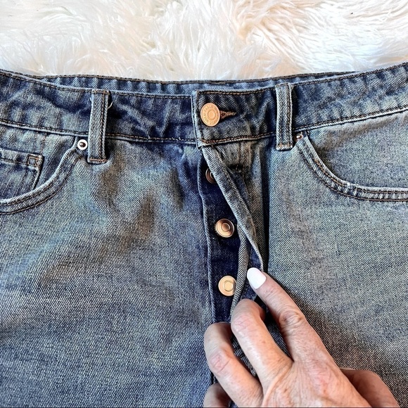 Wild Fable Super High Rise Cut Off Distressed Shorts Size 12 - Picture 2 of 4